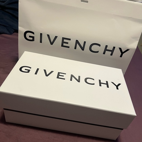 Brand New Givenchy 4G raffia flat mules 36